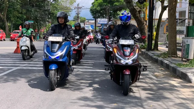 Nyoride Seru di NGASAB, Gaya Bapack Bareng PCX160 RoadSync Jelajah Malang